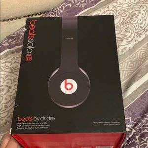 beatssolo HD WIRED headphones